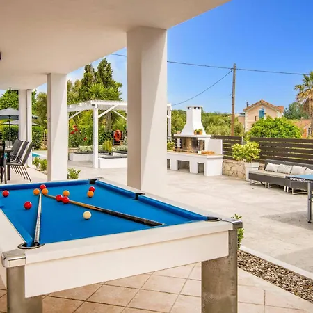 别墅 Zante Pnoe By *